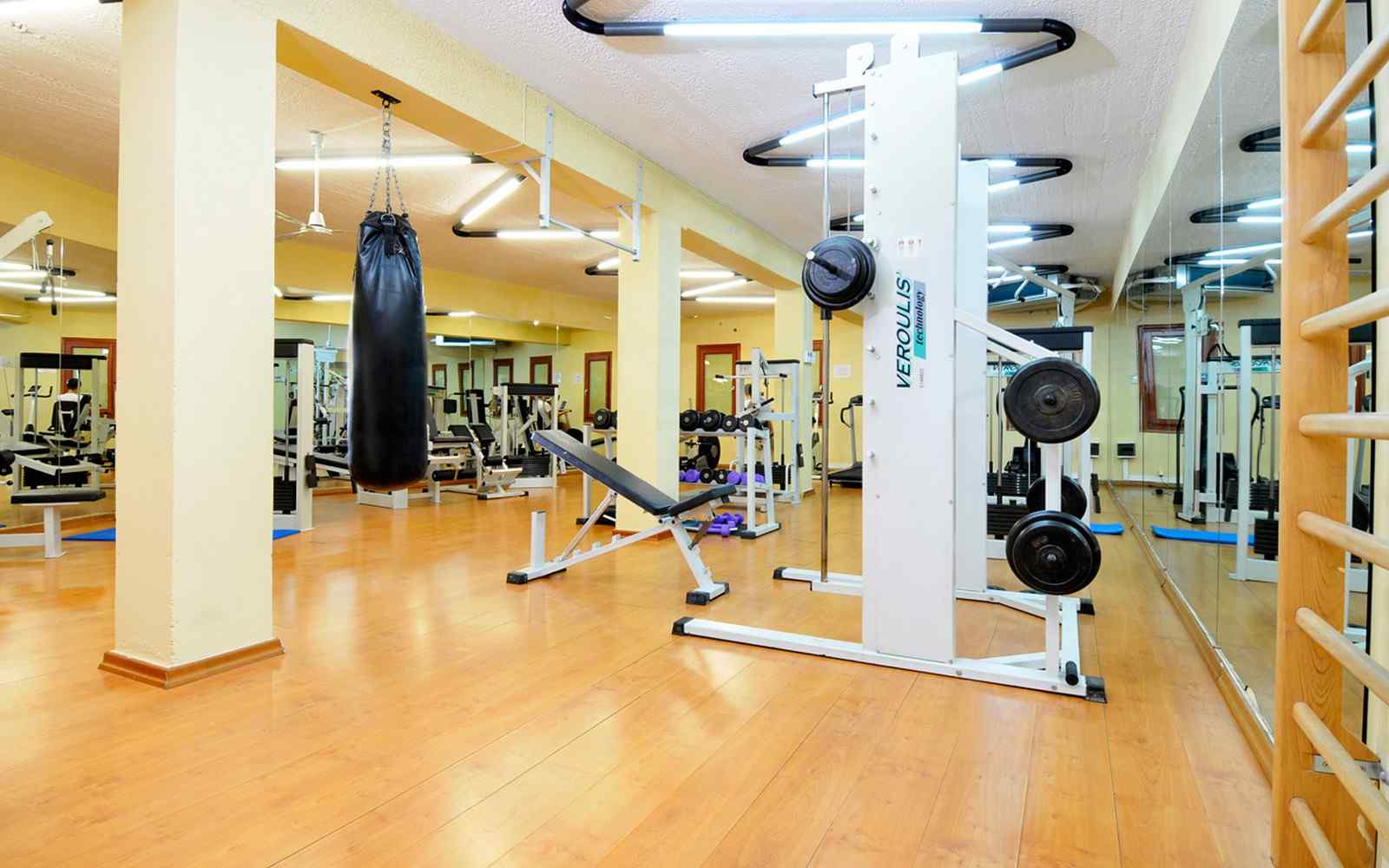 https://www.cristinahotel.com/wp-content/uploads/2016/03/summer-activities-06.jpg