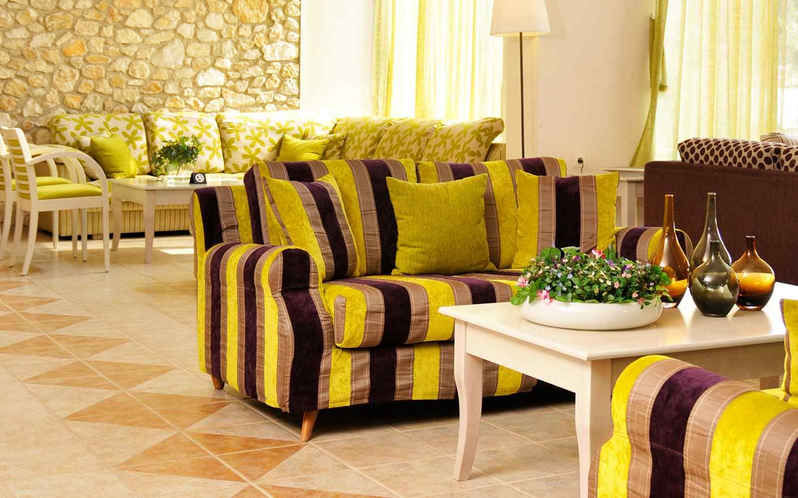 https://www.cristinahotel.com/wp-content/uploads/2016/03/summer-hotel-06.jpg