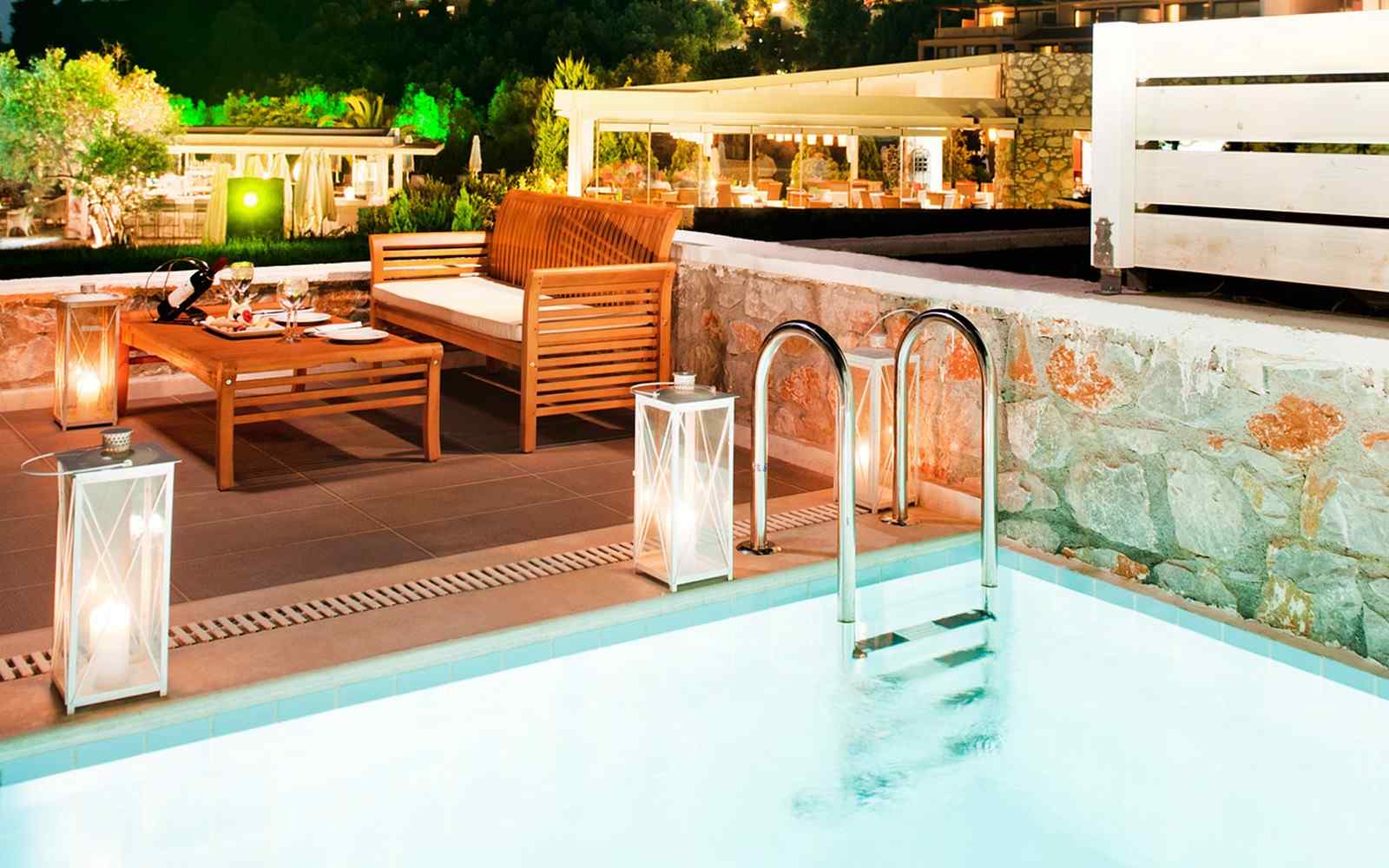 https://www.cristinahotel.com/wp-content/uploads/2016/03/summer-room-09.jpg